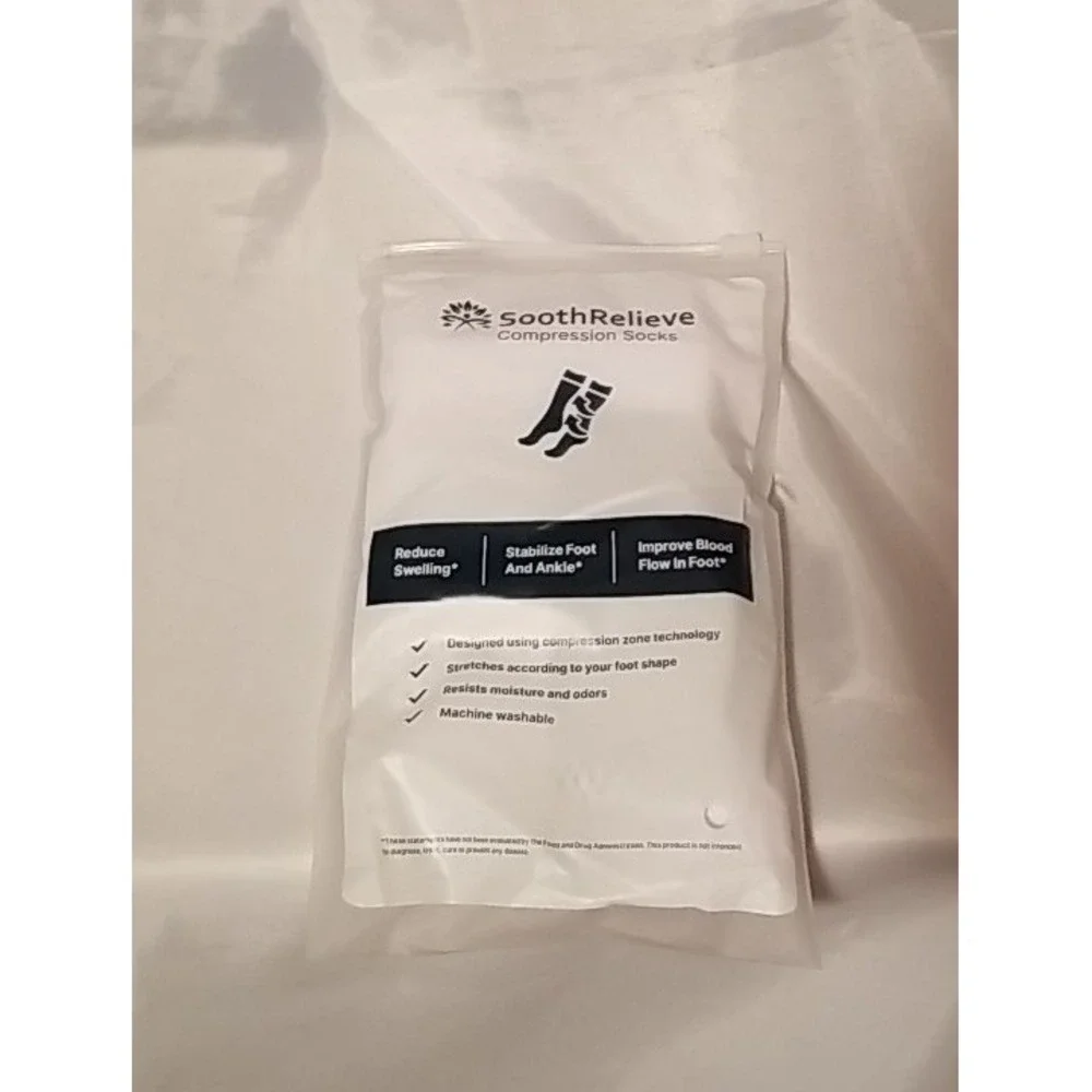 1 Pair of Sooth Relieve Compression Socks White/Black New Foot And Ankle MEDIUM